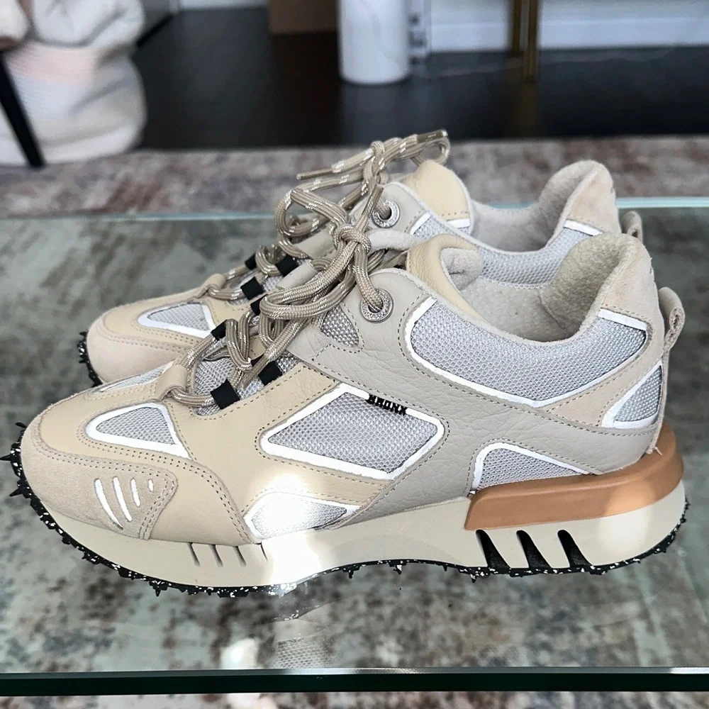 Bronx dad platform trainer Beige and‎ White Sneakers womens 7.5